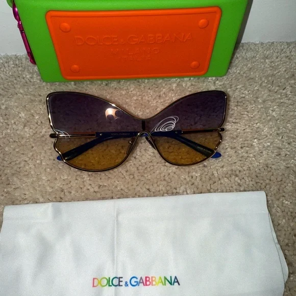 Dolce & Gabbana Gradient Blue Gold Sunglasses display picture 1